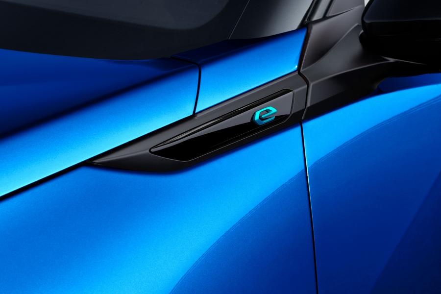 Детали экстерьера Peugeot e-2008 GT 2019 года  (WW) (фото 10 из 26)